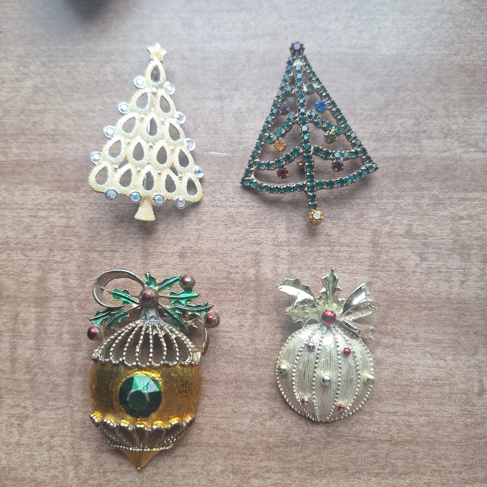 Elegant Holiday Brooch Set - Gold, Green, Silver